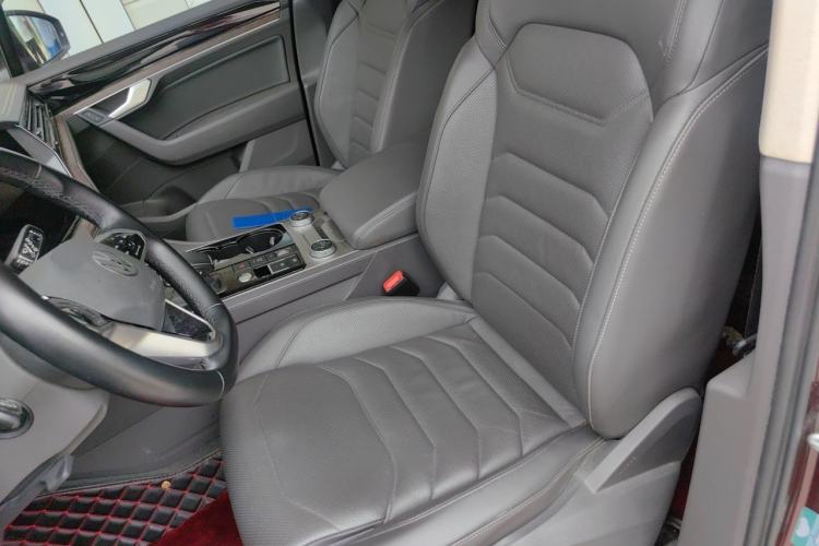 Used Volkswagen Touareg 2021 3.0 TSI Luxury Edition Black Diamond Sport Package Left Front Seat