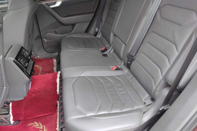Used Volkswagen Touareg 2021 3.0 TSI Luxury Edition Black Diamond Sport Package Left Rear Seat