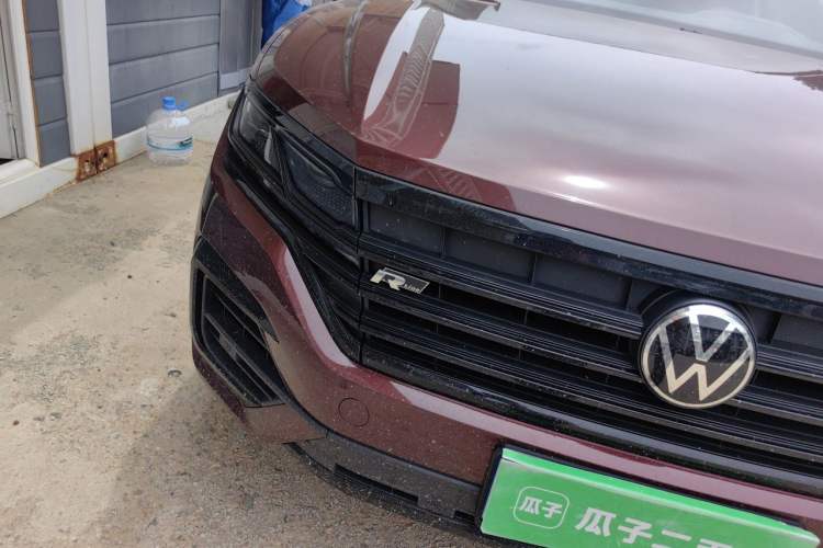 Used Volkswagen Touareg 2021 3.0 TSI Luxury Edition Black Diamond Sport Package Right Front Headlight
