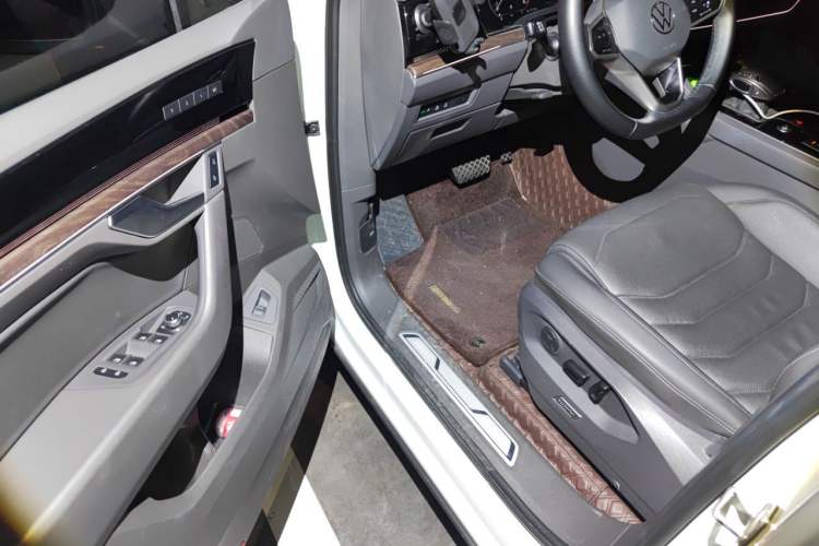 Used Volkswagen Touareg 2021 3.0 TSI Prestige Edition Classic Sport Package Driver Seat