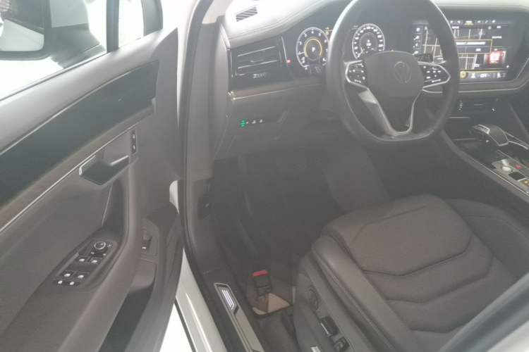 Used Volkswagen Touareg 2021 2.0 TSI RuiShang Edition Driver Seat