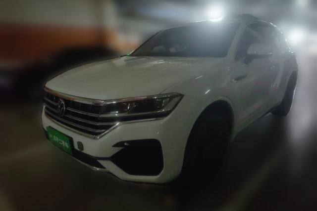 Ojetý Volkswagen Touareg 2021 2.0 TSI RuiShang Edition
