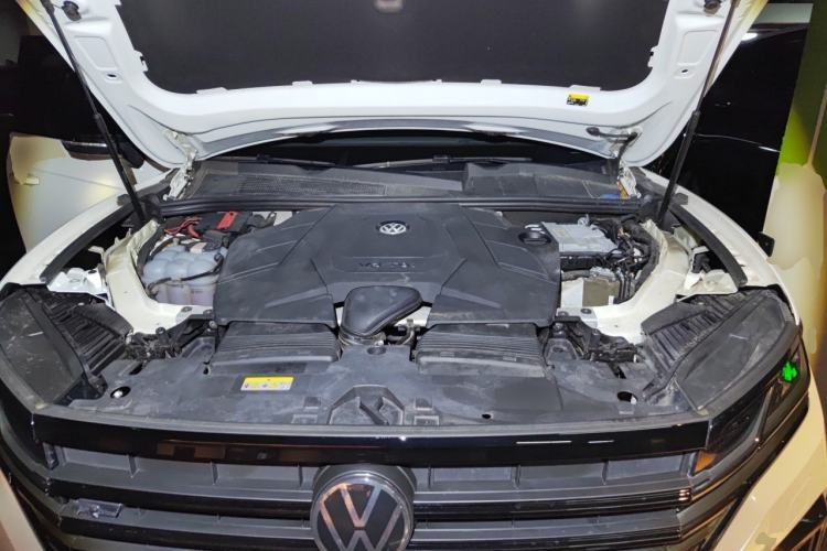 Used Volkswagen Touareg 2021 3.0 TSI Prestige Edition Classic Sport Package Engine Bay