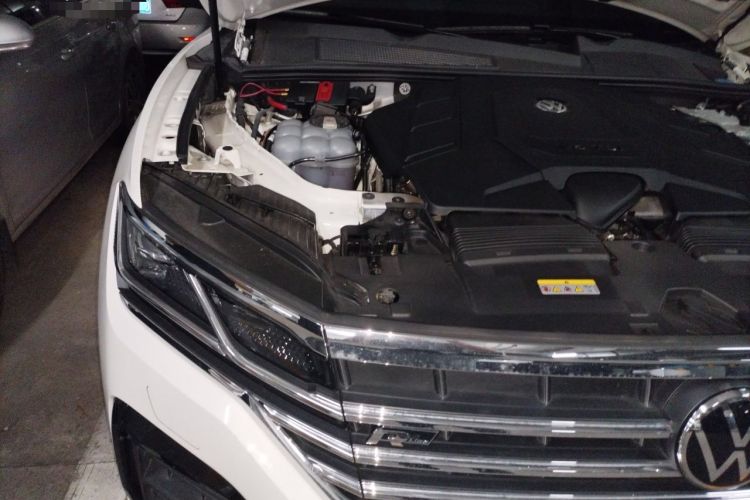 Used Volkswagen Touareg 2021 3.0 TSI Prestige Edition Classic Sport Package Engine Bay Right