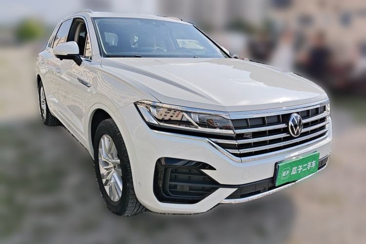 Used Volkswagen Touareg 2021 2.0 TSI RuiShang Edition Front Right 45 Deg
