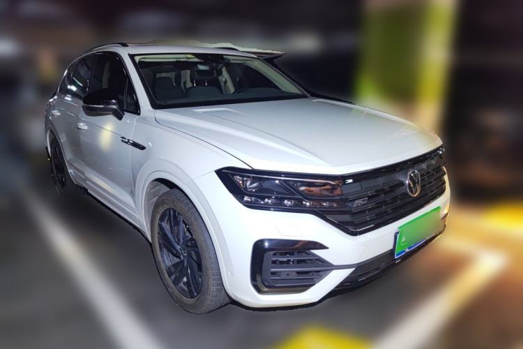 Used Volkswagen Touareg 2021 3.0 TSI Prestige Edition Classic Sport Package Front Right 45 Deg