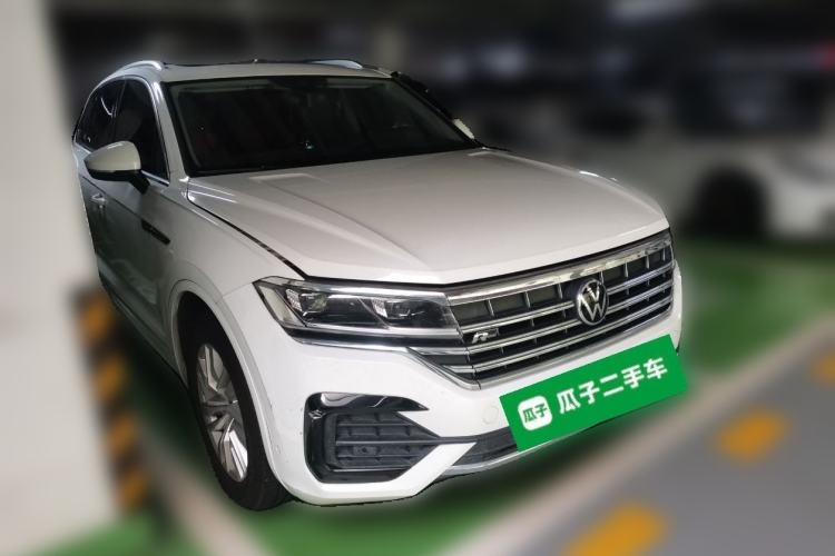 Used Volkswagen Touareg 2021 2.0 TSI RuiShang Edition Front Right 45 Deg