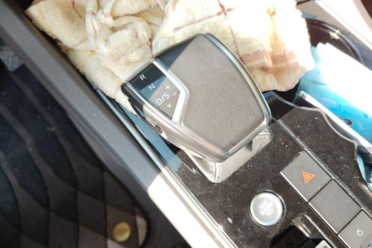 Used Volkswagen Touareg 2021 2.0 TSI RuiShang Edition Gear Lever