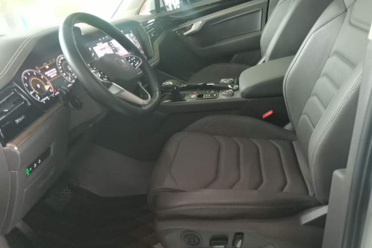 Used Volkswagen Touareg 2021 2.0 TSI RuiShang Edition Left Front Seat