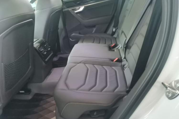 Used Volkswagen Touareg 2021 2.0 TSI RuiShang Edition Left Rear Seat