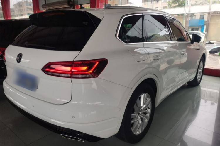 Used Volkswagen Touareg 2021 2.0 TSI RuiShang Edition Rear Right 45 Deg