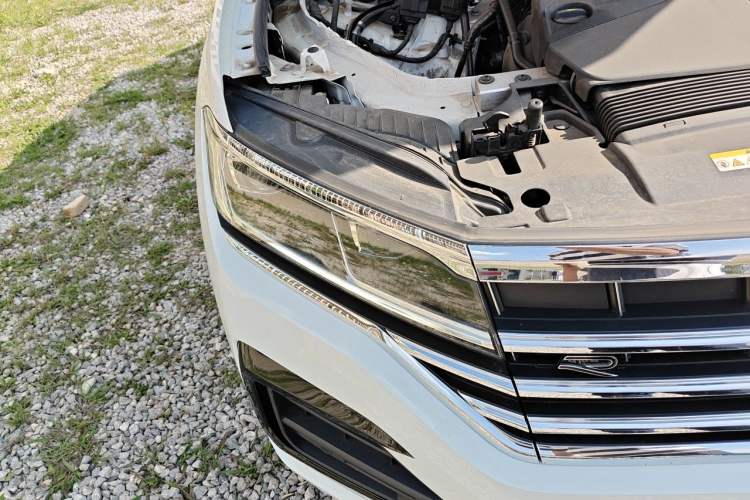 Used Volkswagen Touareg 2021 2.0 TSI RuiShang Edition Right Front Headlight
