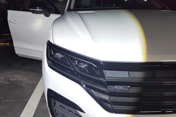 Used Volkswagen Touareg 2021 3.0 TSI Prestige Edition Classic Sport Package Right Front Headlight