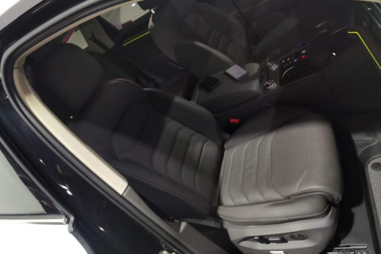 Used Volkswagen Touareg 2021 3.0 TSI Prestige Edition Classic Sport Package Right Front Seat
