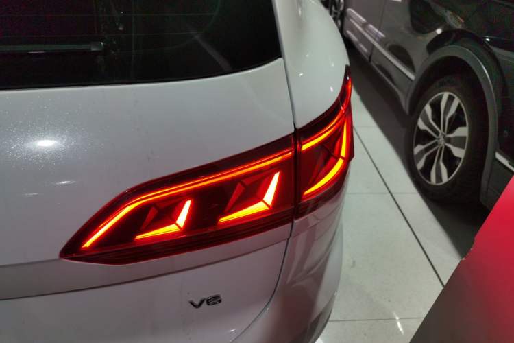 Used Volkswagen Touareg 2021 3.0 TSI Prestige Edition Classic Sport Package Right Rear Taillight