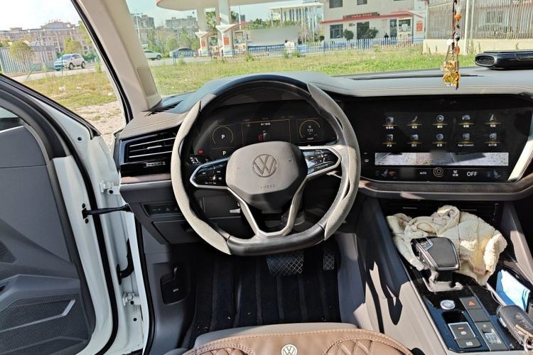 Used Volkswagen Touareg 2021 2.0 TSI RuiShang Edition Steering Wheel