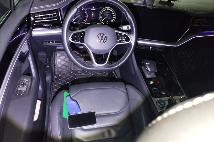 Used Volkswagen Touareg 2021 3.0 TSI Prestige Edition Classic Sport Package Steering Wheel