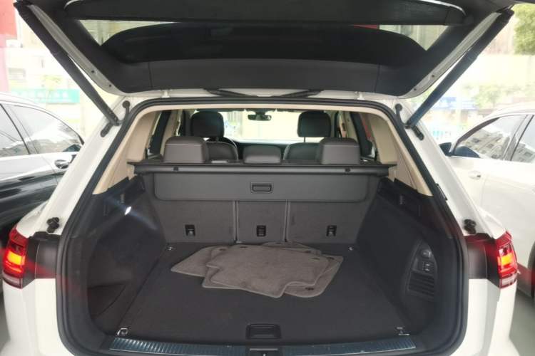 Used Volkswagen Touareg 2021 2.0 TSI RuiShang Edition Trunk