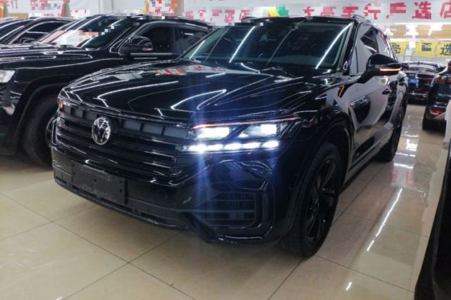 Używany Volkswagen Touareg 2022 3.0 TSI Luxury Edition Black Diamond Sport Package
