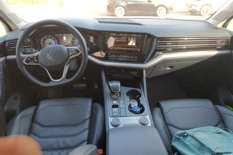 Used Volkswagen Touareg 2022 2.0 TSI Flagship Special Edition Center Console