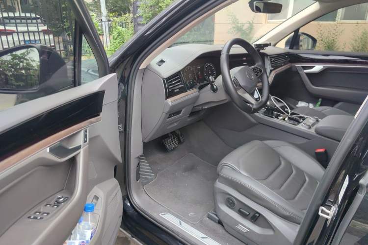 Used Volkswagen Touareg 2022 2.0 TSI RuiShang Edition Driver Seat
