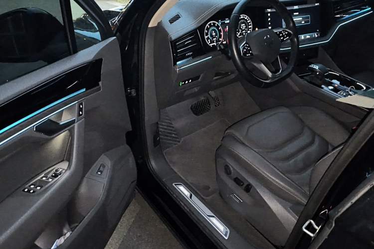 Used Volkswagen Touareg 2022 2.0 TSI RuiShang Edition Driver Seat