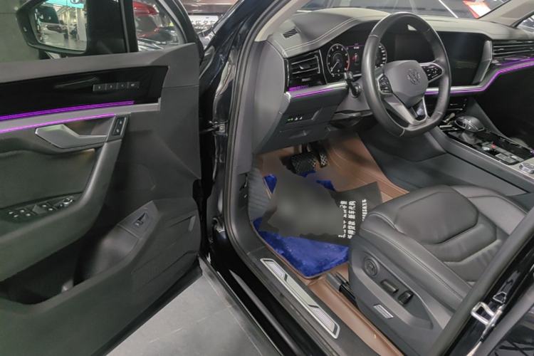Used Volkswagen Touareg 2022 3.0 TSI Prestige Edition Classic Sport Package Driver Seat