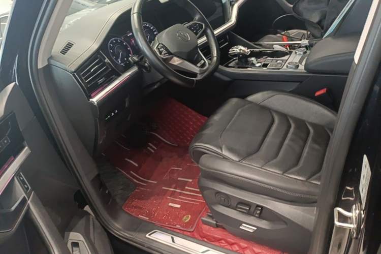 Used Volkswagen Touareg 2022 3.0 TSI Prestige Edition Classic Sport Package Driver Seat
