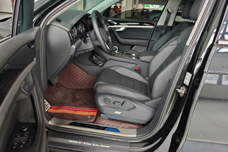 Used Volkswagen Touareg 2022 2.0 TSI Flagship Special Edition Driver Seat
