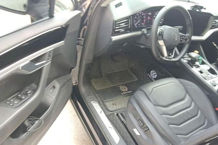Used Volkswagen Touareg 2022 2.0 TSI RuiShang Edition Driver Seat
