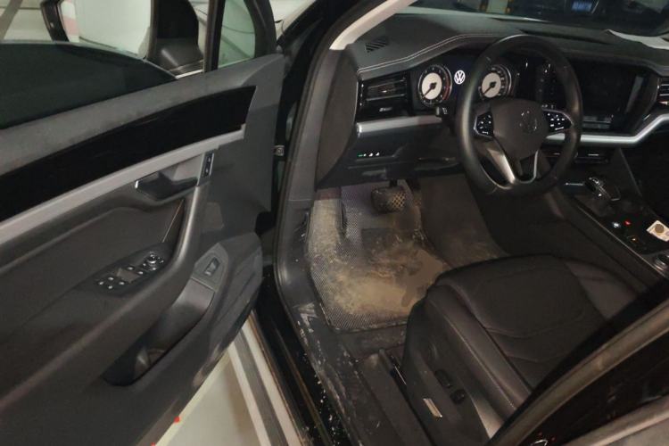 Used Volkswagen Touareg 2022 2.0 TSI Flagship Special Edition Driver Seat