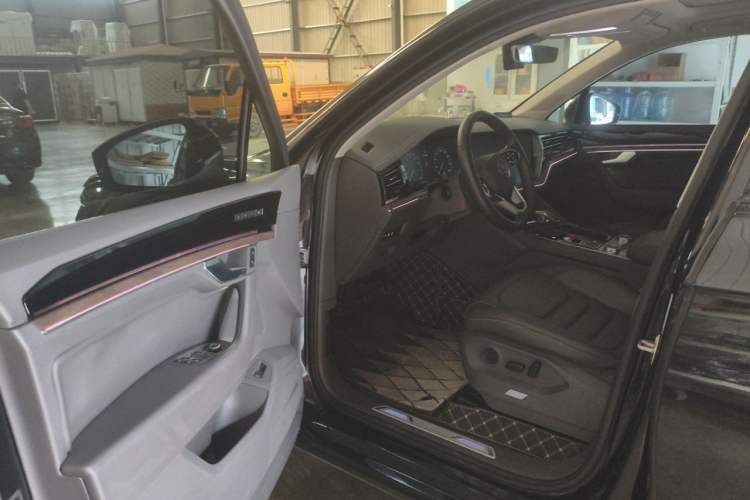 Used Volkswagen Touareg 2022 3.0 TSI Prestige Edition Classic Sport Package Driver Seat