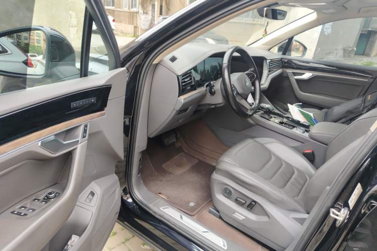 Used Volkswagen Touareg 2022 3.0 TSI Prestige Edition Classic Sport Package Driver Seat