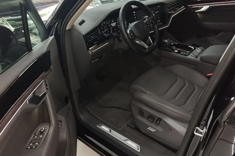 Used Volkswagen Touareg 2022 2.0 TSI RuiShang Edition Driver Seat