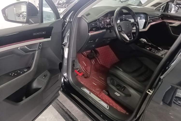 Used Volkswagen Touareg 2022 3.0 TSI Prestige Edition Classic Sport Package Driver Seat