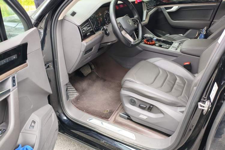 Used Volkswagen Touareg 2022 3.0 TSI Prestige Edition Classic Sport Package Driver Seat
