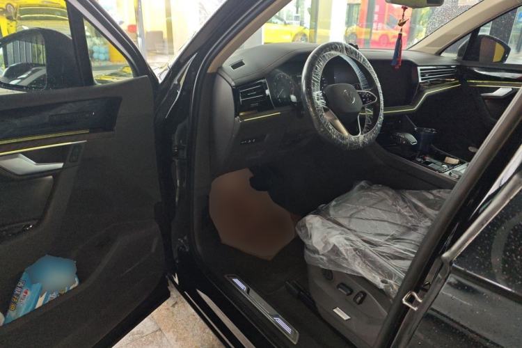 Used Volkswagen Touareg 2022 3.0 TSI Luxury Edition Black Diamond Sport Package Driver Seat