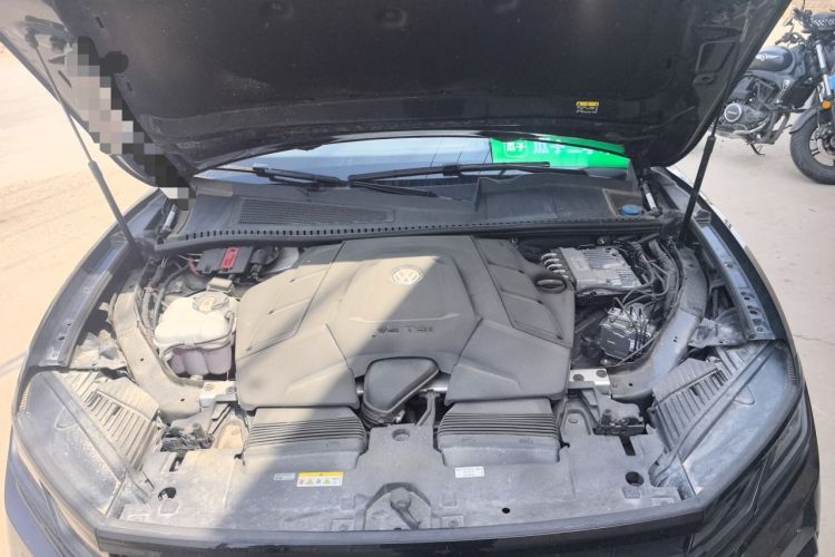 Used Volkswagen Touareg 2022 3.0 TSI Luxury Edition Black Diamond Sport Package Engine Bay
