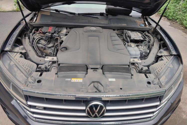 Used Volkswagen Touareg 2022 2.0 TSI RuiShang Edition Engine Bay