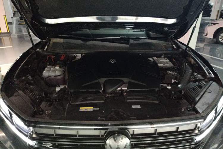 Used Volkswagen Touareg 2022 3.0 TSI Prestige Edition Classic Sport Package Engine Bay
