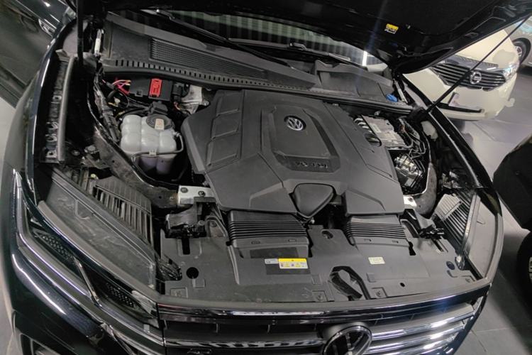Used Volkswagen Touareg 2022 3.0 TSI Prestige Edition Classic Sport Package Engine Bay