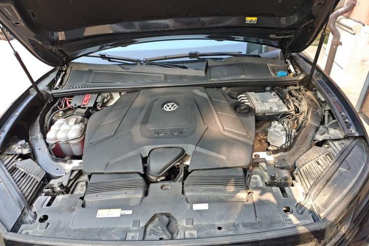Used Volkswagen Touareg 2022 3.0 TSI Prestige Edition Classic Sport Package Engine Bay