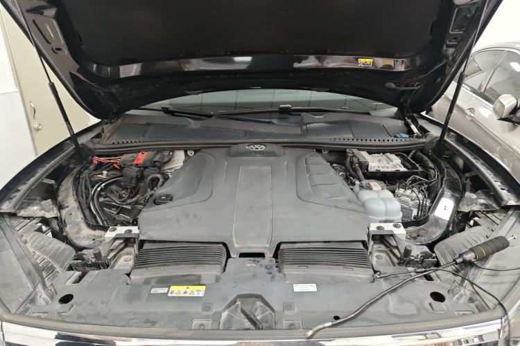Used Volkswagen Touareg 2022 2.0 TSI Flagship Special Edition Engine Bay