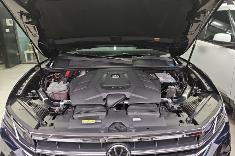 Used Volkswagen Touareg 2022 3.0 TSI Prestige Edition Classic Sport Package Engine Bay
