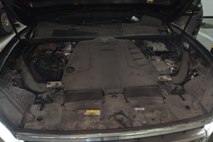 Used Volkswagen Touareg 2022 2.0 TSI Flagship Special Edition Engine Bay