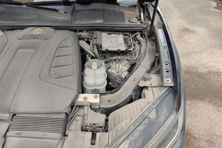 Used Volkswagen Touareg 2022 2.0 TSI RuiShang Edition Engine Bay Left