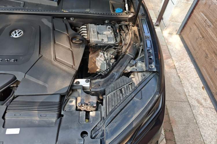 Used Volkswagen Touareg 2022 3.0 TSI Prestige Edition Classic Sport Package Engine Bay Left