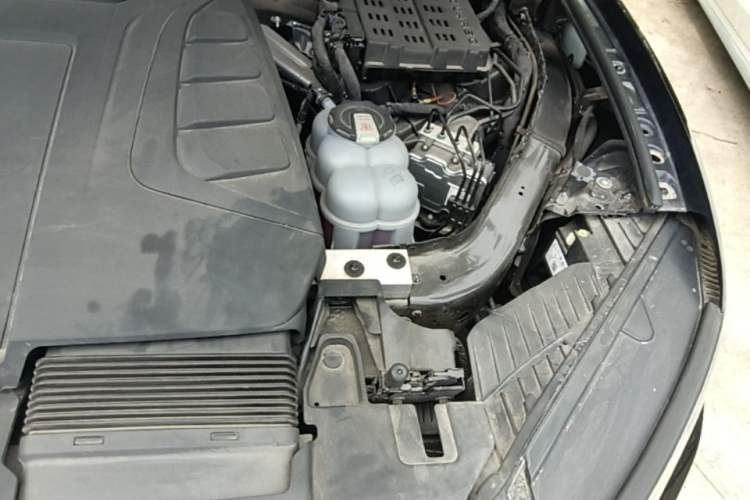 Used Volkswagen Touareg 2022 2.0 TSI RuiShang Edition Engine Bay Left