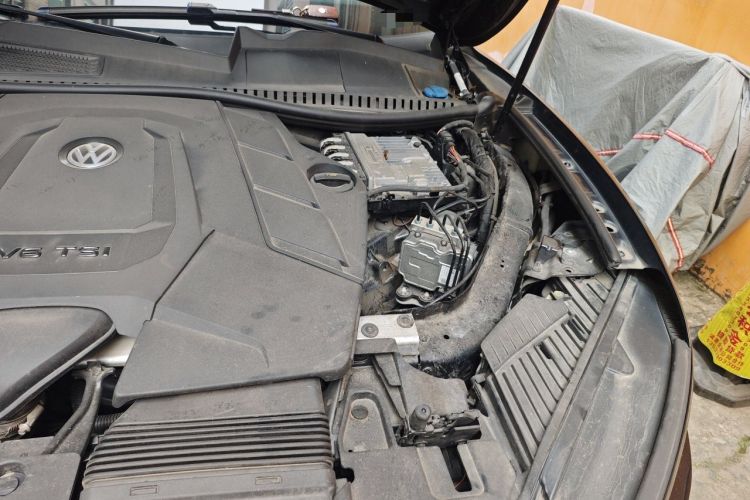 Used Volkswagen Touareg 2022 3.0 TSI Prestige Edition Classic Sport Package Engine Bay Left