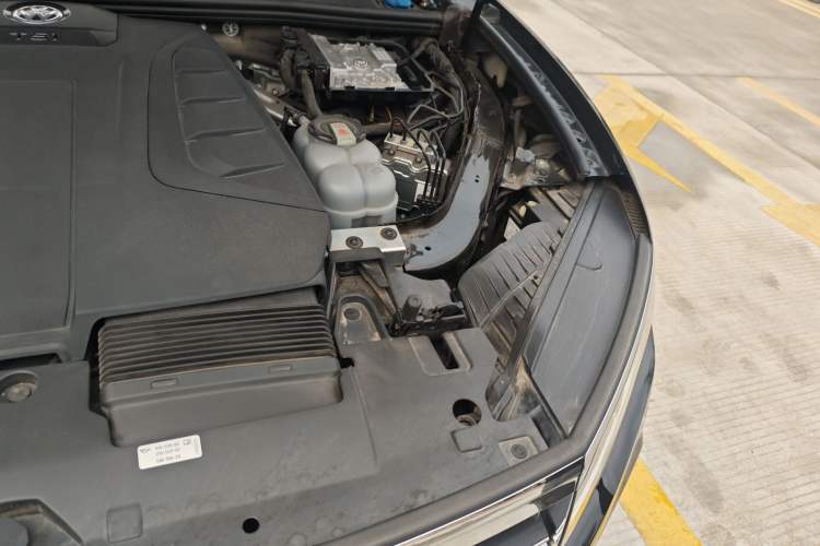 Used Volkswagen Touareg 2022 2.0 TSI RuiShang Edition Engine Bay Left